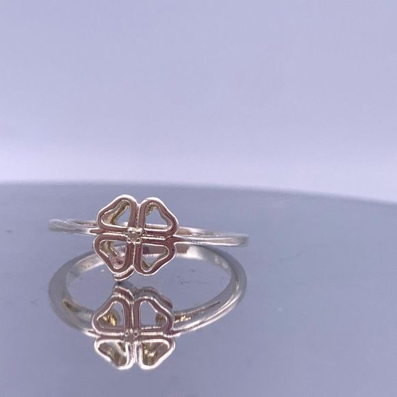 Vintage Sterling Silver Clover Ring with Accents - Picture 3 of 10
